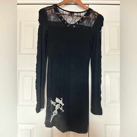 So nice black top - Picture 3 of 4